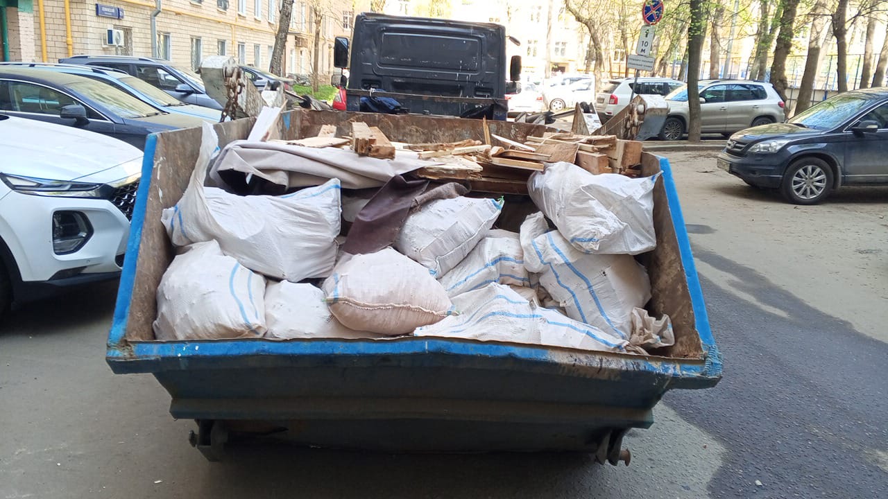 Вывоз мусора из магазина в Красноярске в октябре
