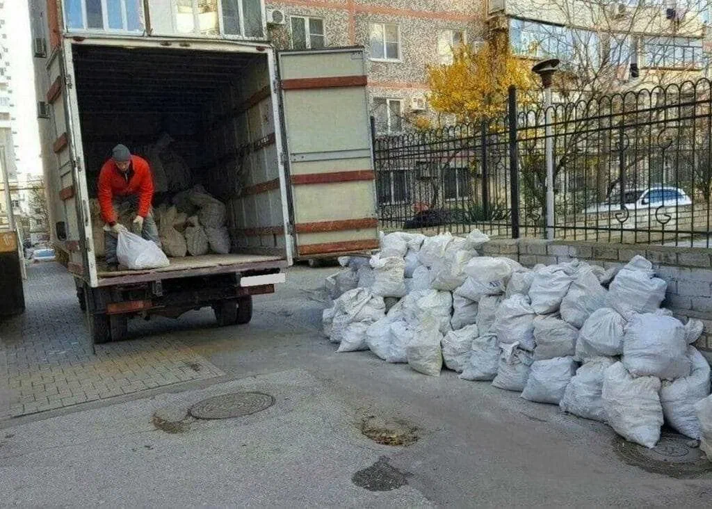 Вывоз мусора после переезда в Красноярске в октябре