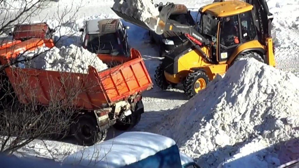 Вывоз снега с погрузкой в Красноярске для организаций и частных лиц в октябре